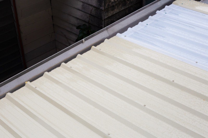 PVC single-ply membrane roof with welded seams