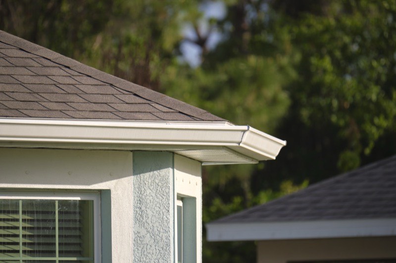 Seamless aluminum gutter run